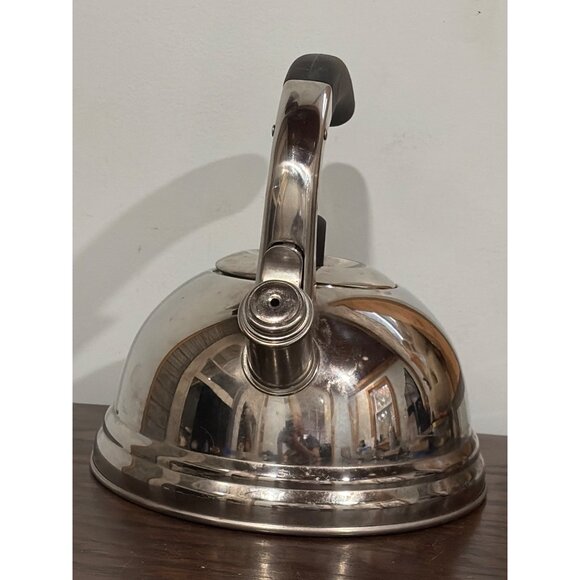 VTG Betty Crocker 2.7Qt Stainless Steel Whistling Tea Kettle With Black Handle - Picture 3 of 9